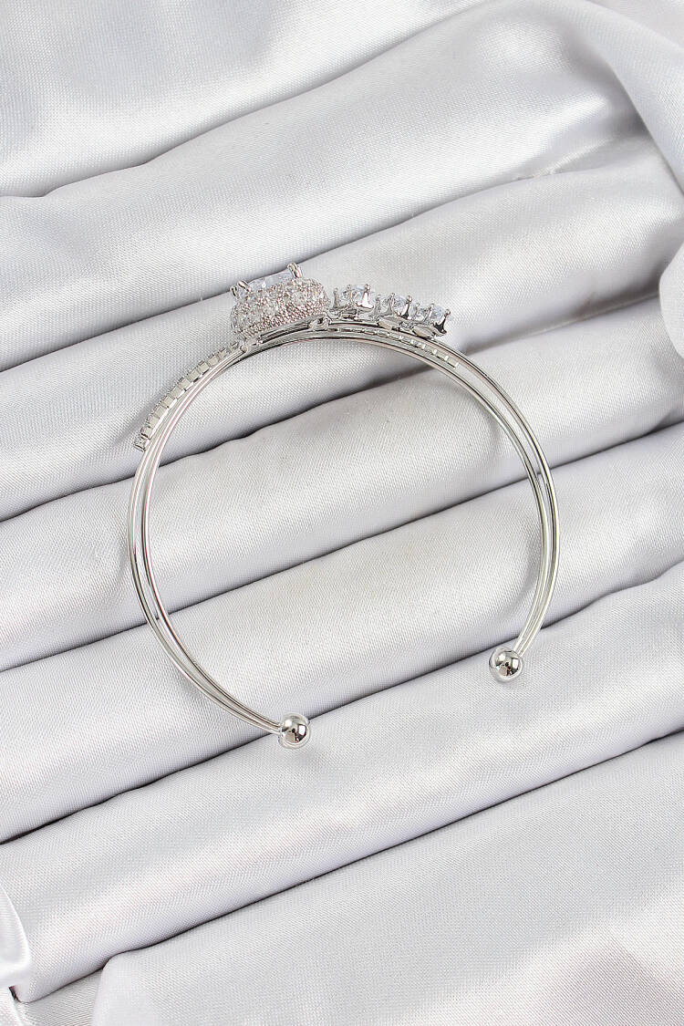Women's Bracelet With Brass Silver Color Heart Zircon Stone