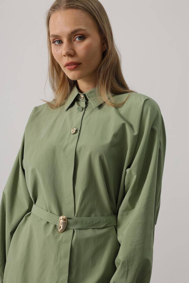 Green Shirt With Notched Neck And Buttoned Closure