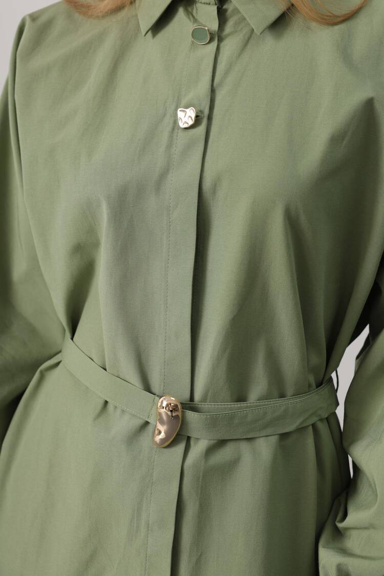 Green Shirt With Notched Neck And Buttoned Closure