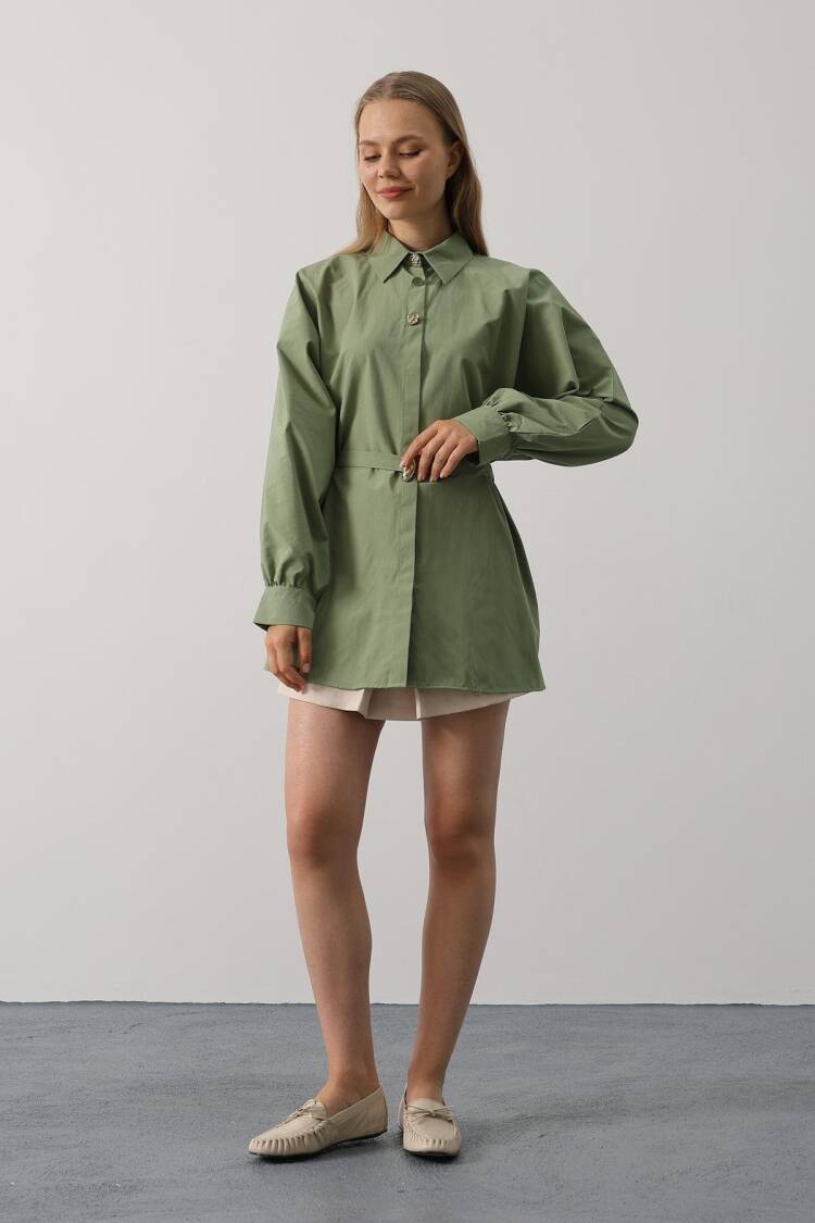 Green Shirt With Notched Neck And Buttoned Closure