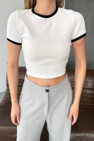 White Crop Top - Casual Sexy Streetwear - Brand: Ezgi Nisantasi - Women's Clothing Wholesale - Globality Store