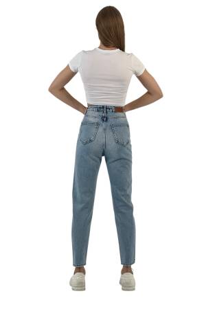 Blue Mom Jeans High Waist Straight Leg Buttoned - Brand: MISS POEM - Women's Clothing Wholesale - Globality Store