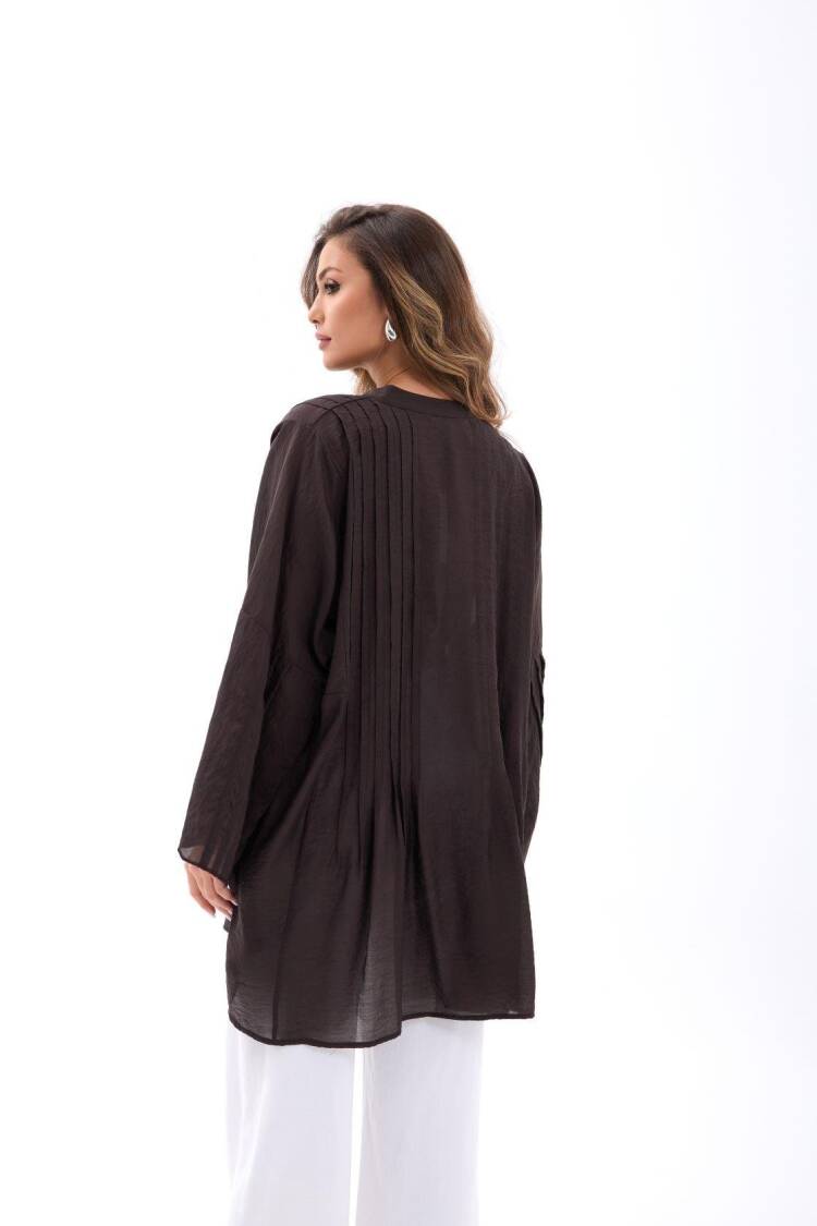 Casual Shirt With V-Neck And Buttoned Closure
