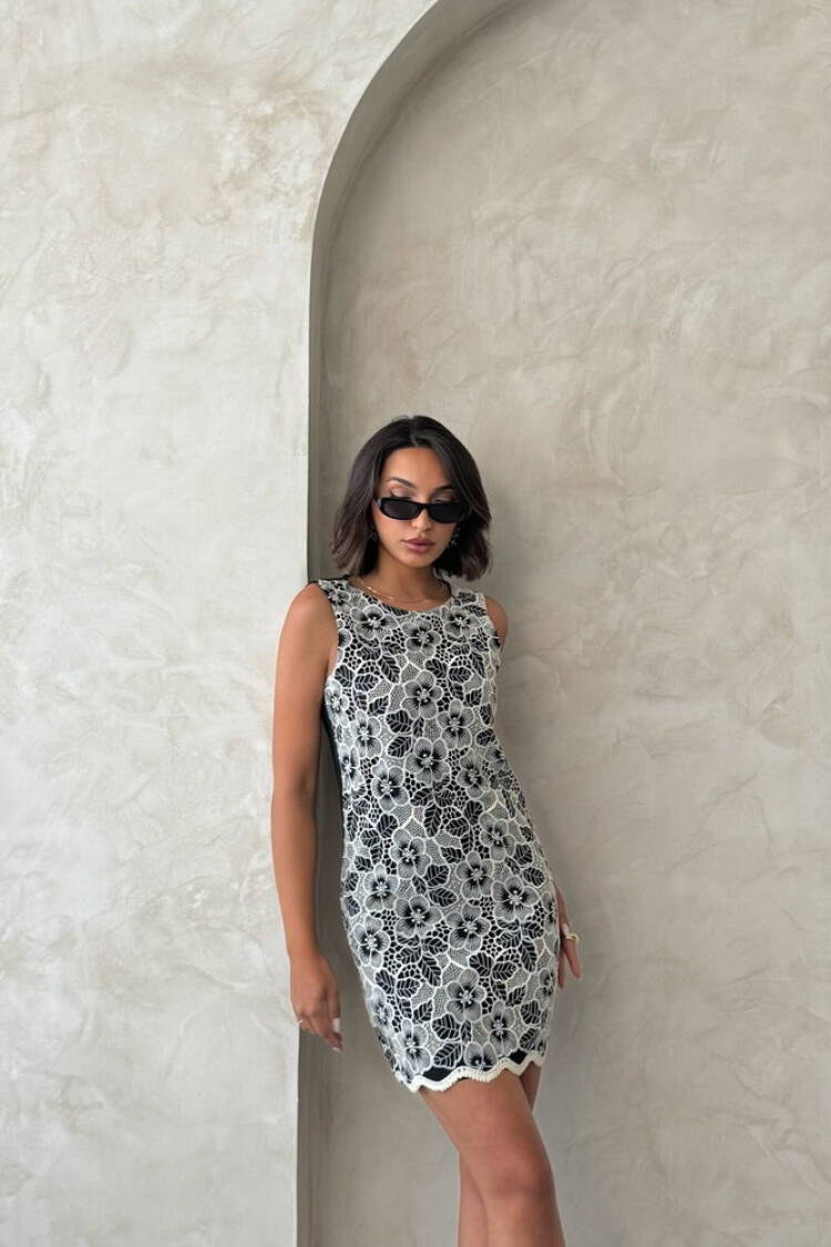 ElegantSheath Dress With Floral Pattern