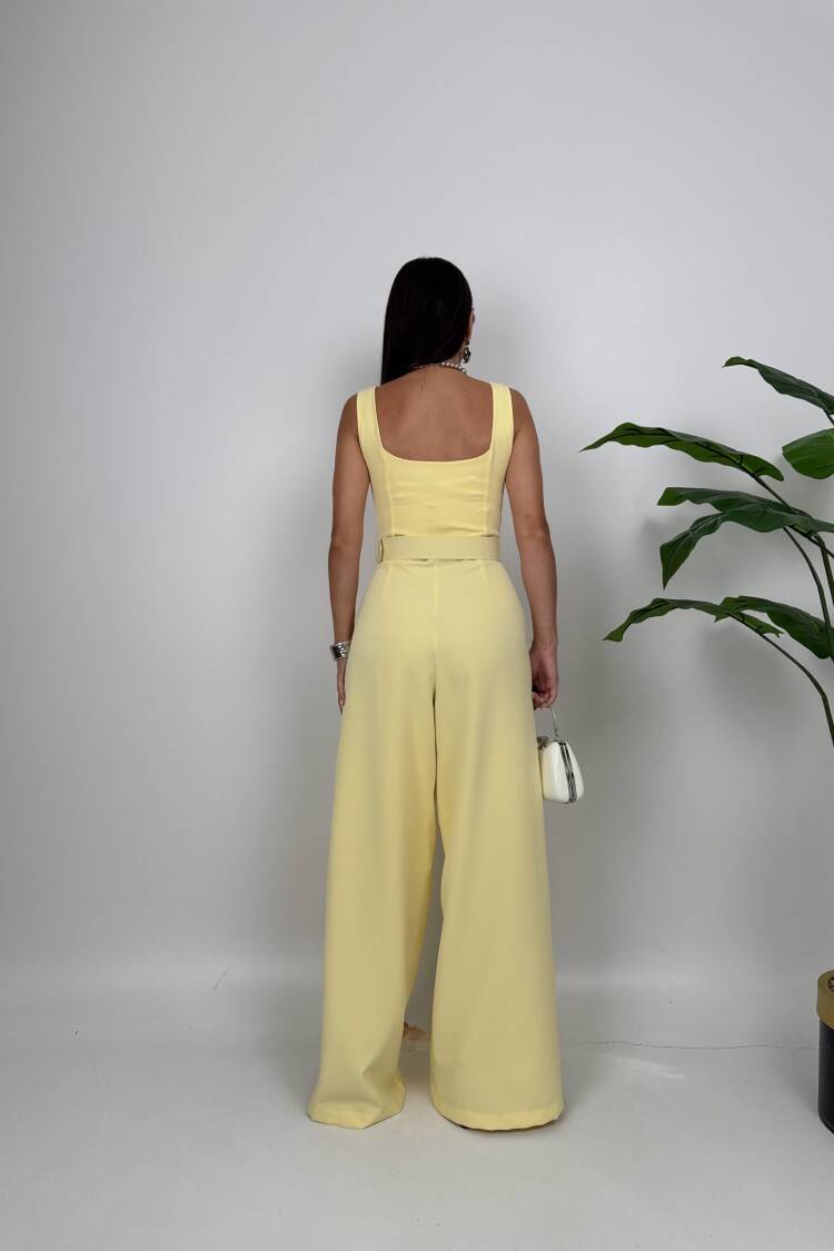 Elegant Fitted Sleeveless Jumpsuit