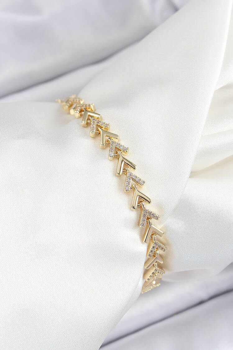 Brass Inline Arrow Model Zircon Stone Gold Color Vip Series Women Bracelet - Brand: Ebijuteri - Women's Clothing Wholesale - Globality Store
