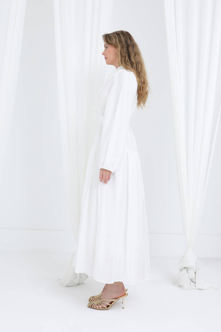 White Elegant A-Line Maxi Dress With Notched Neck