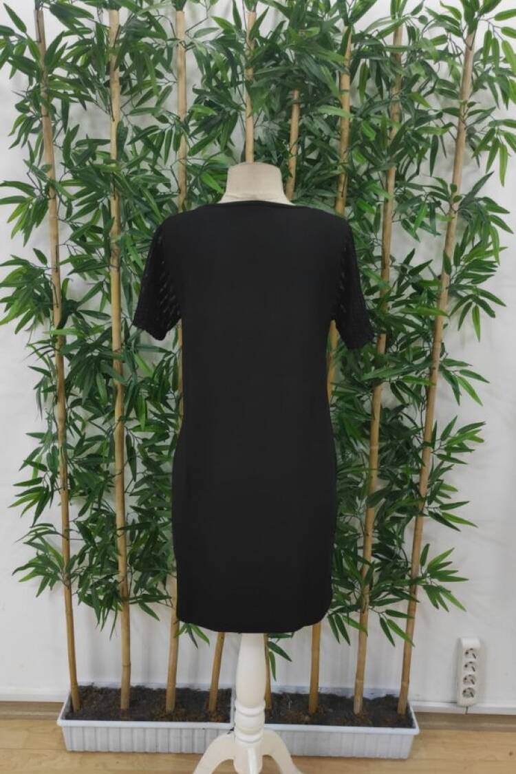 Elegant Black Mini Shift Dress With Notched Neck