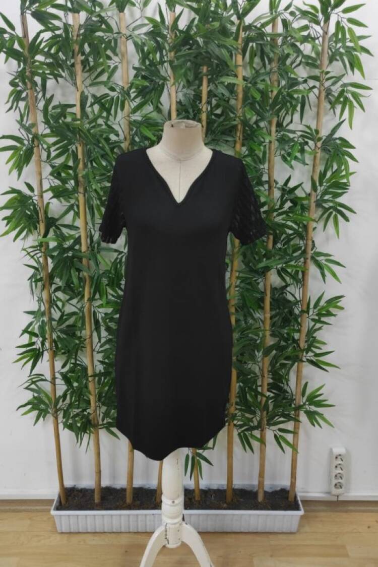 Elegant Black Mini Shift Dress With Notched Neck