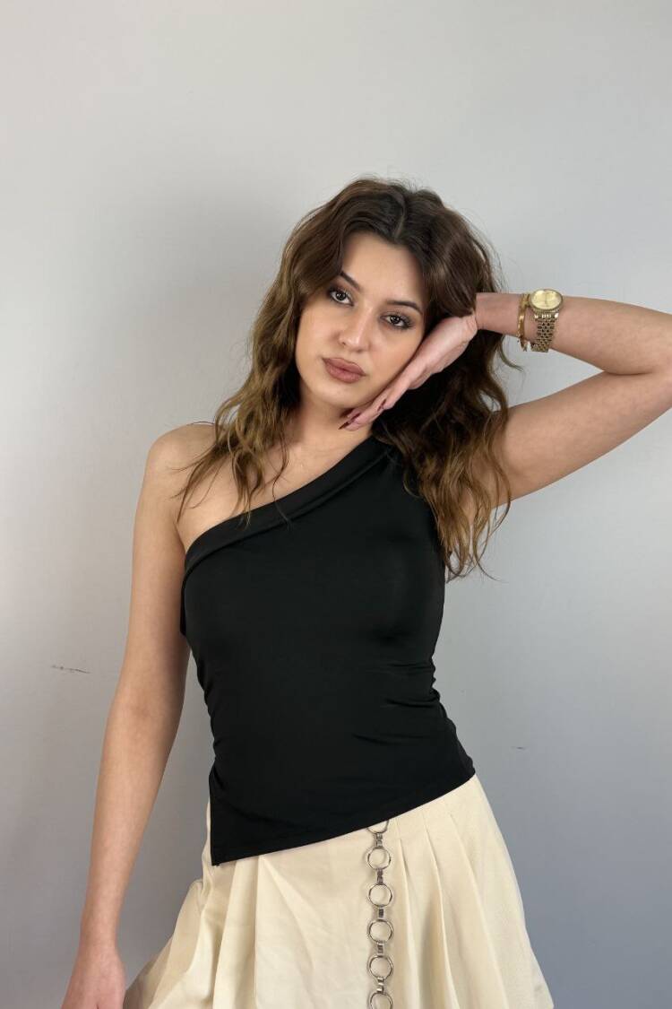 Black Sexy Slim Fit One Shoulder Neck Crop Top