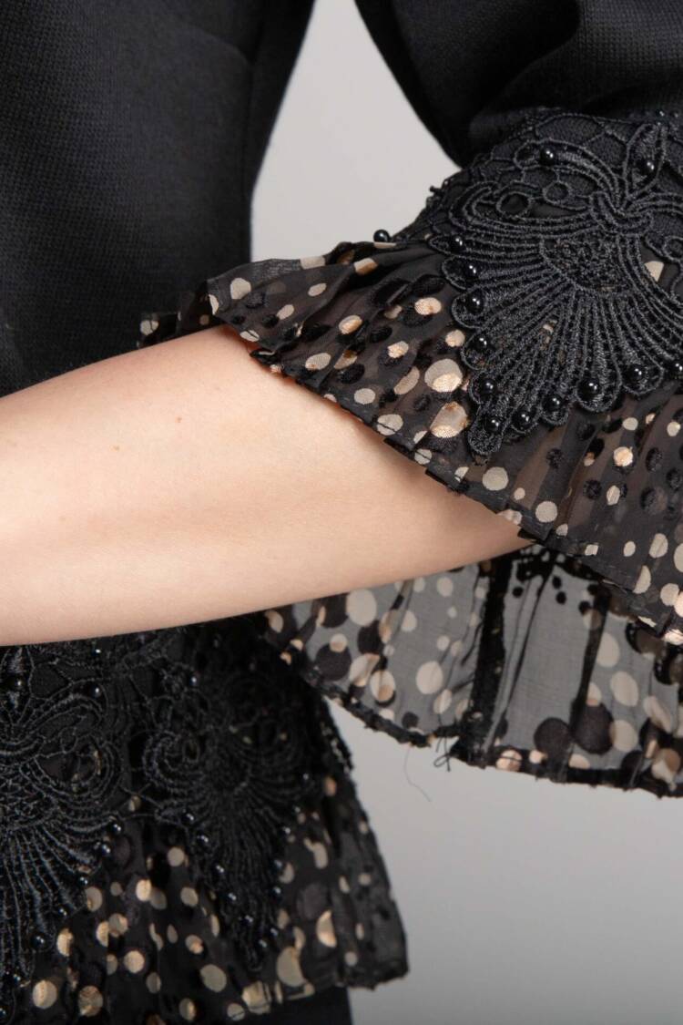 Elegant Black Shift Dress With 3/4 Sleeves