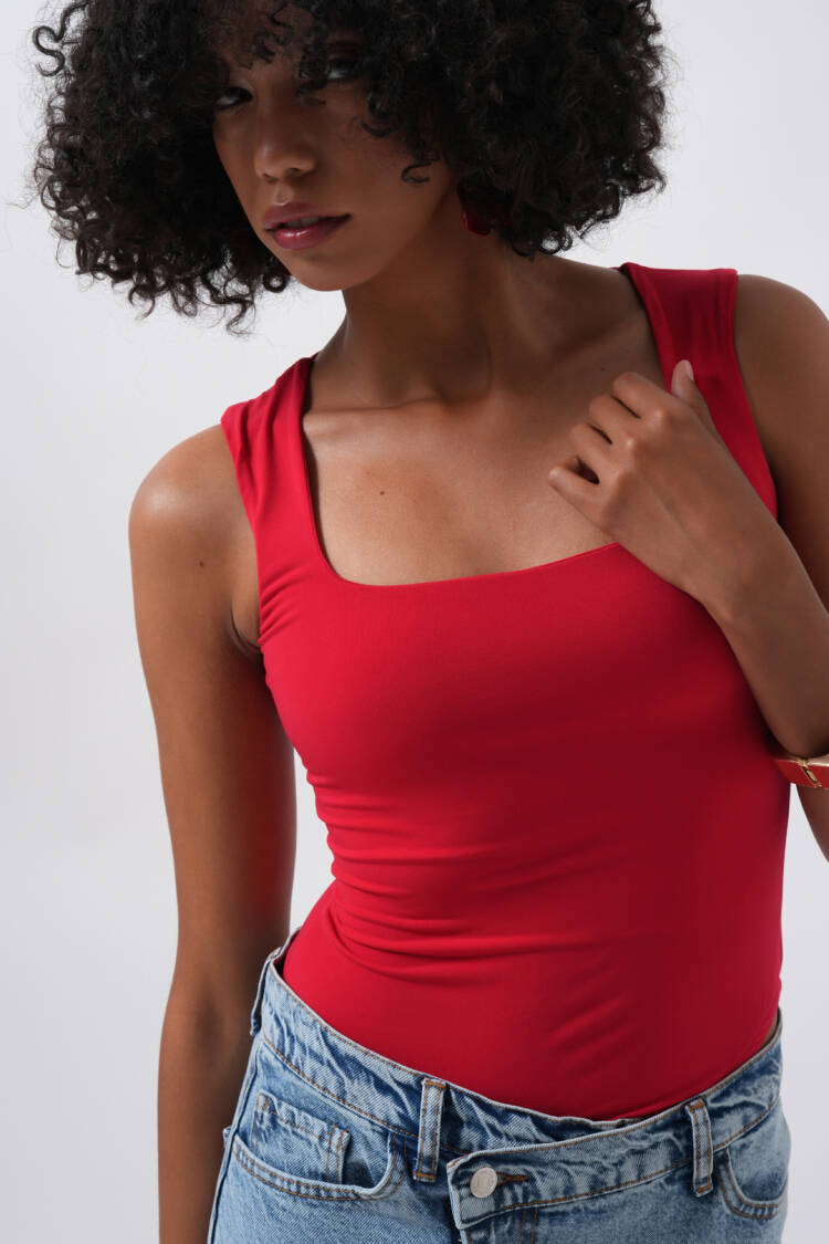 Sexy Sleeveless Fitted Bodysuit With Square Neck