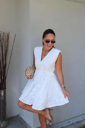 White Fit And Flare Dress With Floral V-Neck - Brand: Cream Rouge - Women's Clothing Wholesale - Globality Store