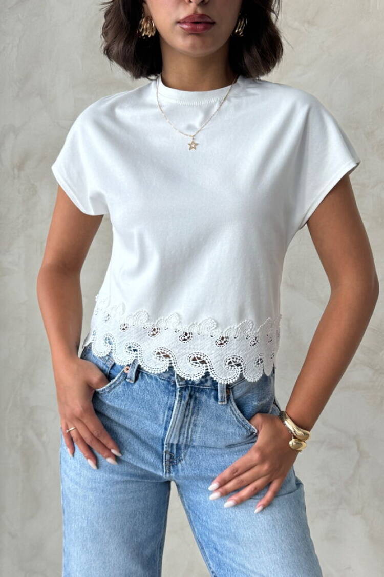 White Blouse With Slim Fit And Cap Sleeves