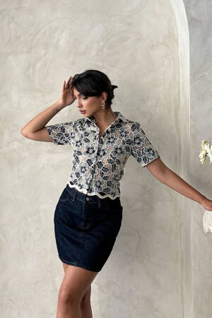Elegant White Slim Fit Floral Shirt - Brand: Topshow - Women's Clothing Wholesale - Globality Store