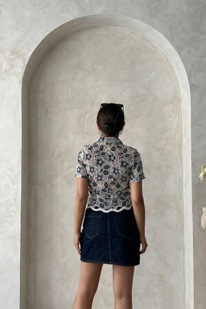 Elegant White Slim Fit Floral Shirt - Brand: Topshow - Women's Clothing Wholesale - Globality Store