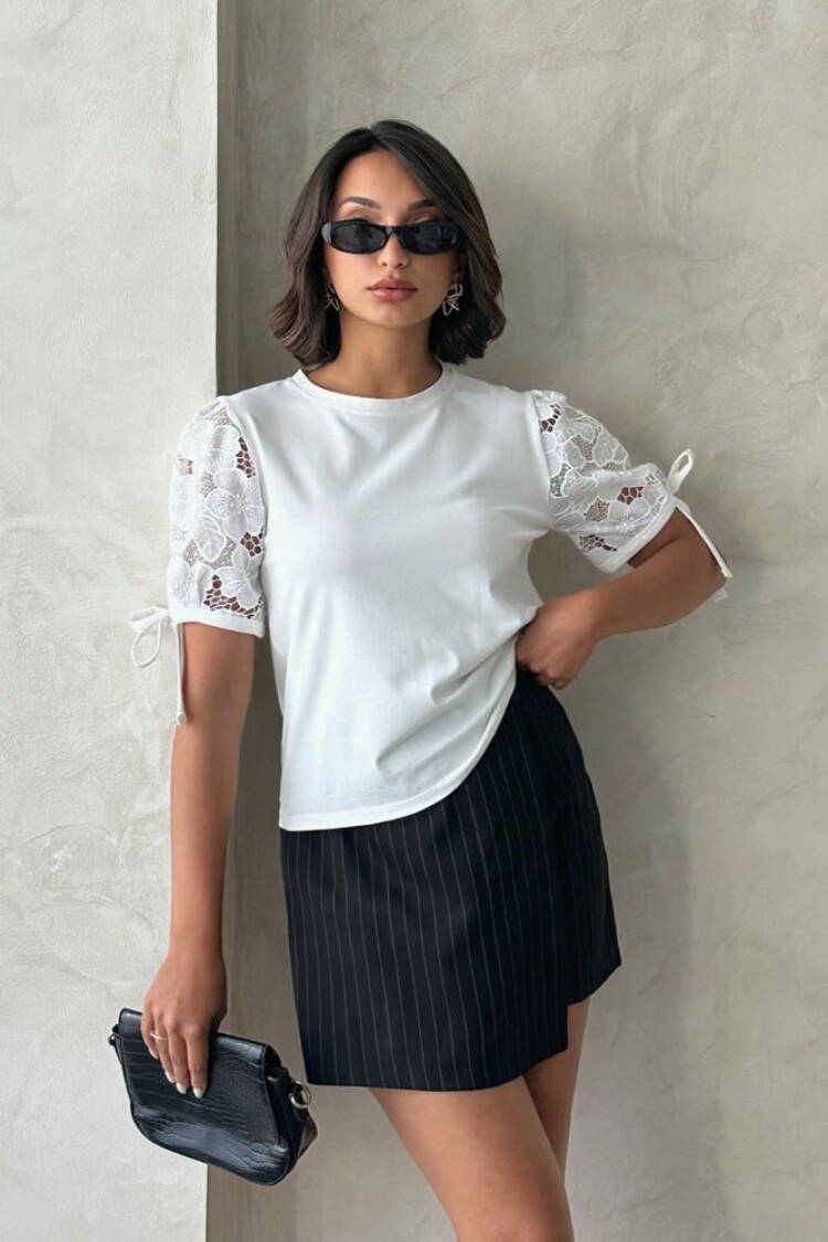 White Floral Blouse With Ruffle Half Sleeves - Brand: Topshow - Women's Clothing Wholesale - Globality Store