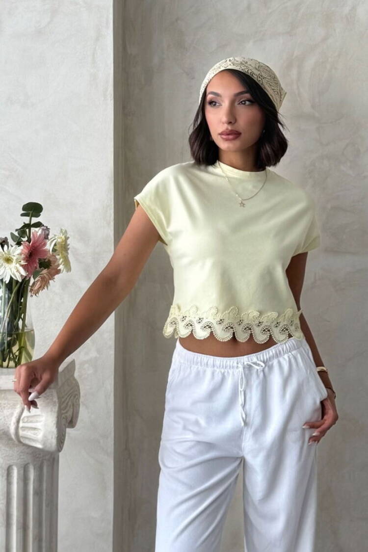 Beige Slim Fit Crop Blouse With Cap Sleeves - Brand: Topshow - Women's Clothing Wholesale - Globality Store