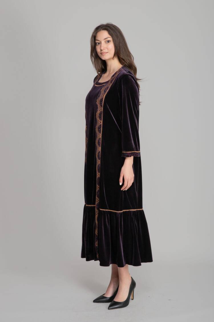 ElegantMidi Shift Dress With Square Neck