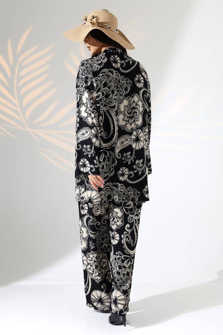 Ethnic Elegant Kimono With Paisley Floral Patterns