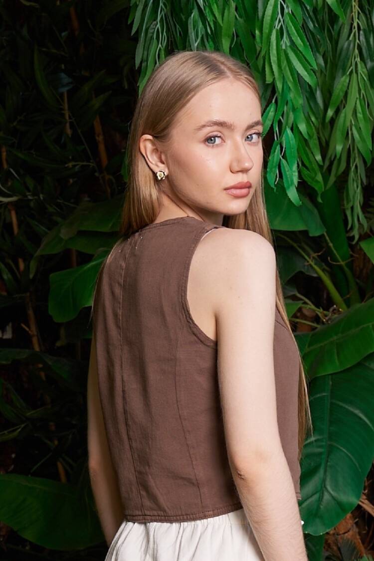 Vintage Crop Vest Buttoned Closure