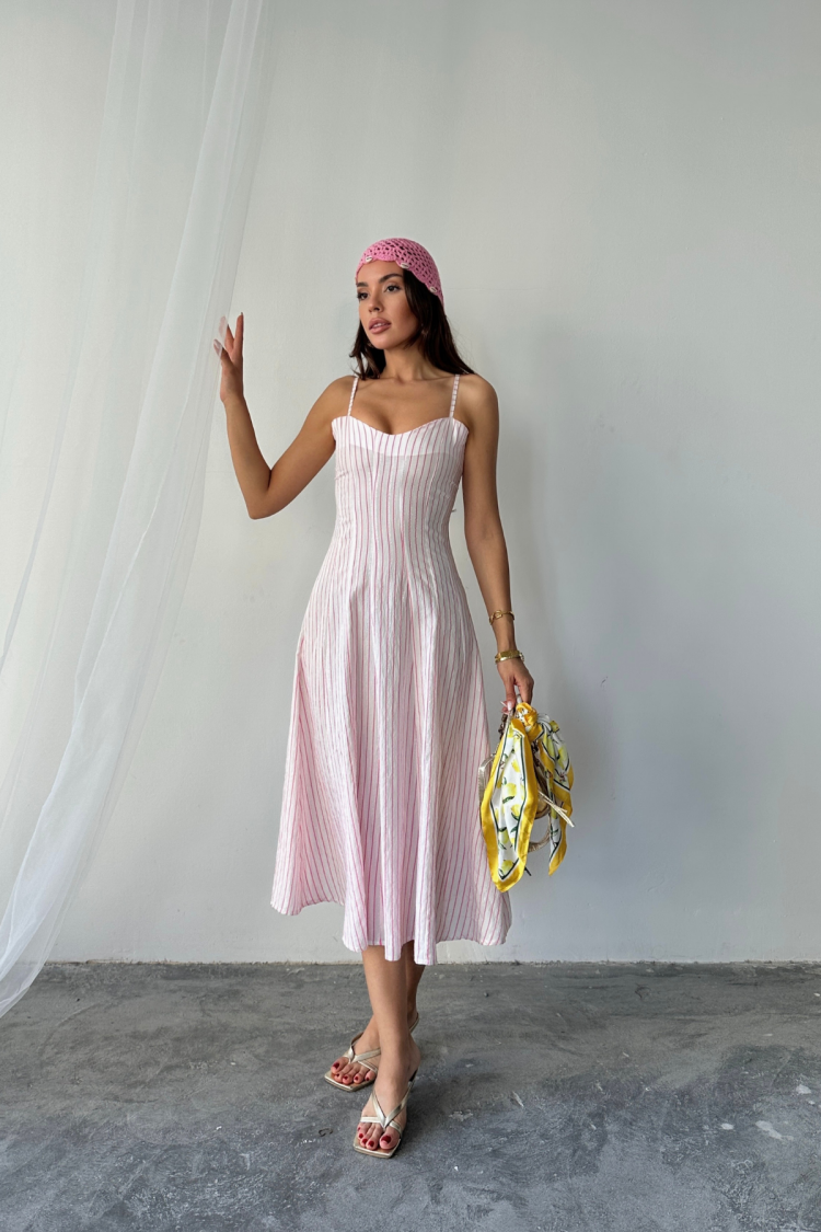 White Fit And Flare Dress With Sweetheart Neck