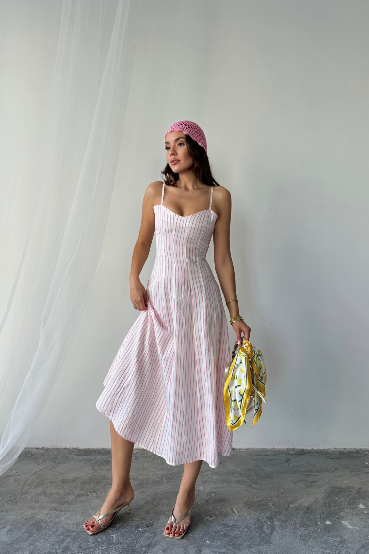 White Fit And Flare Dress With Sweetheart Neck