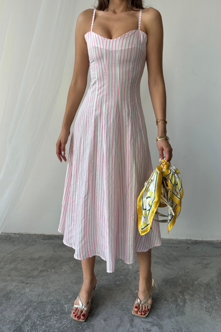 White Fit And Flare Dress With Sweetheart Neck