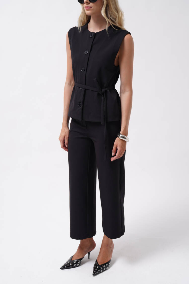 Vest With Buttoned Closure And Regular Fit