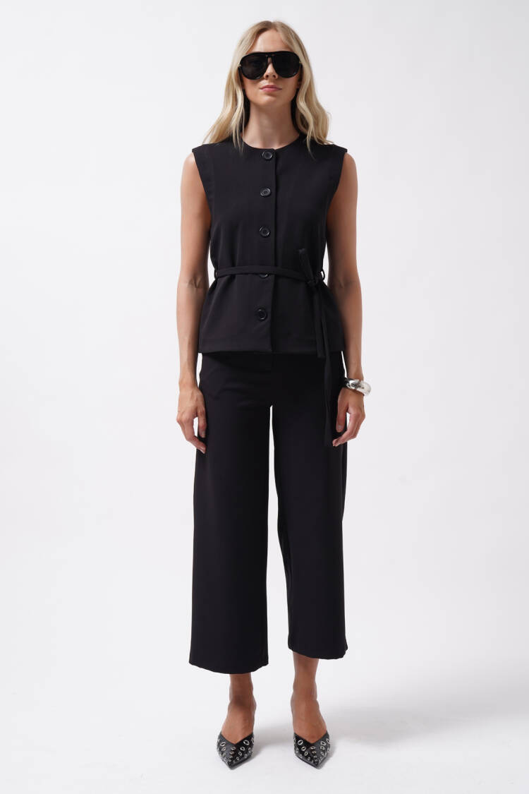 Vest With Buttoned Closure And Regular Fit