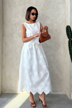 Flared Maxi Skirt With Floral Pattern - Brand: Topshow - Women's Clothing Wholesale - Globality Store