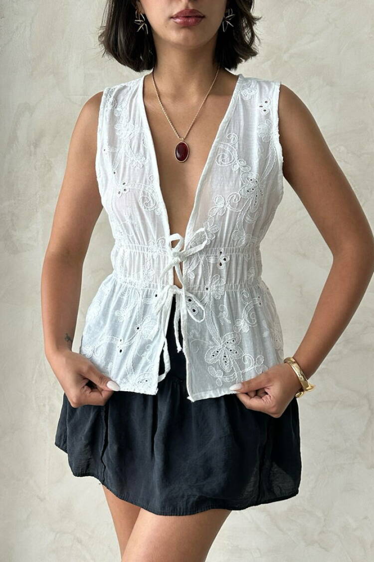 White Casual Sleeveless Tie Shirt With Cap Sleeves
