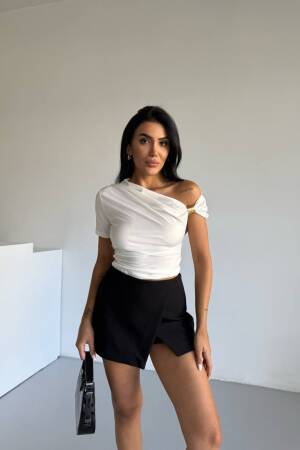 White Slim Fit One Shoulder Neck Blouse - Brand: Ezgi Nisantasi - Women's Clothing Wholesale - Globality Store