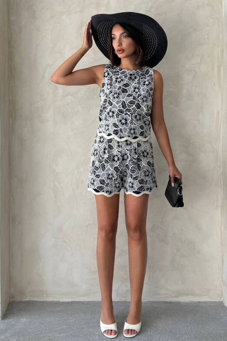 Floral Bermuda Shorts - Brand: Topshow - Women's Clothing Wholesale - Globality Store