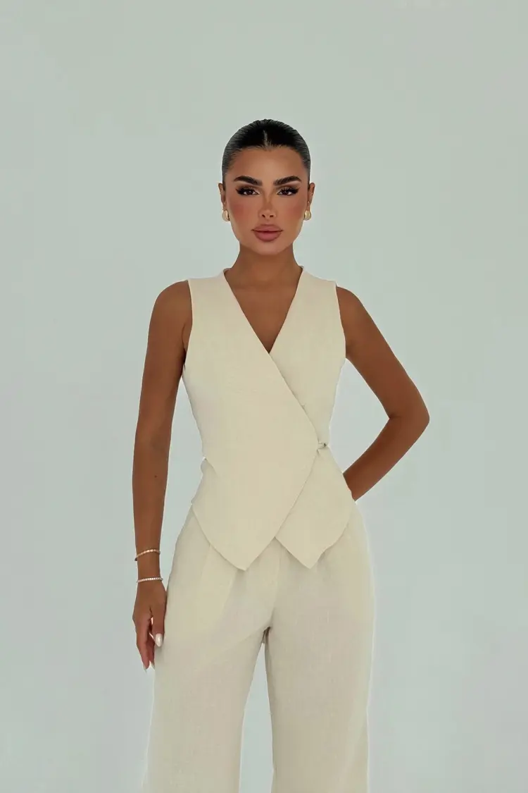 Elegant Beige Suit For Work And Evening