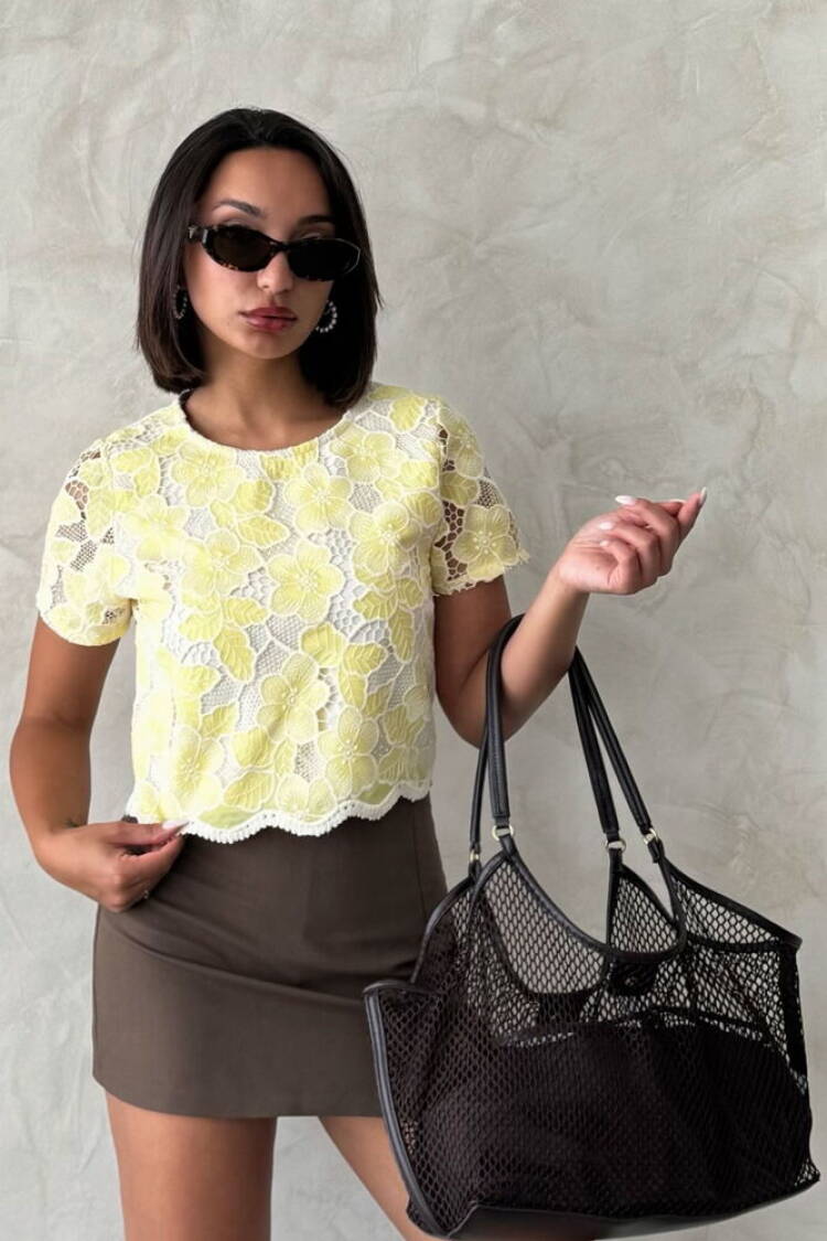 Floral Casual Crop Blouse - Brand: Topshow - Women's Clothing Wholesale - Globality Store