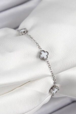 316l Steel White Pearl Clover Pattern Silver Color Women Bracelet - Brand: Ebijuteri - Women's Clothing Wholesale - Globality Store