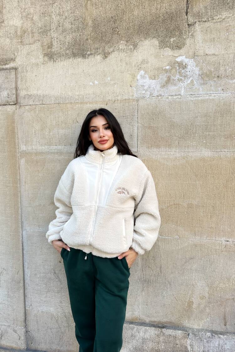 White Teddy Jacket With High Collar And Oversized Fit - Brand: My Jest Fashion - Women's Clothing Wholesale - Globality Store