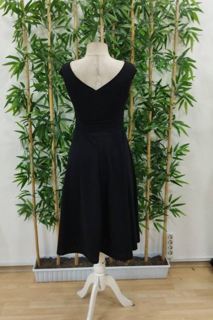 Elegant Fit And Flare Midi Dress