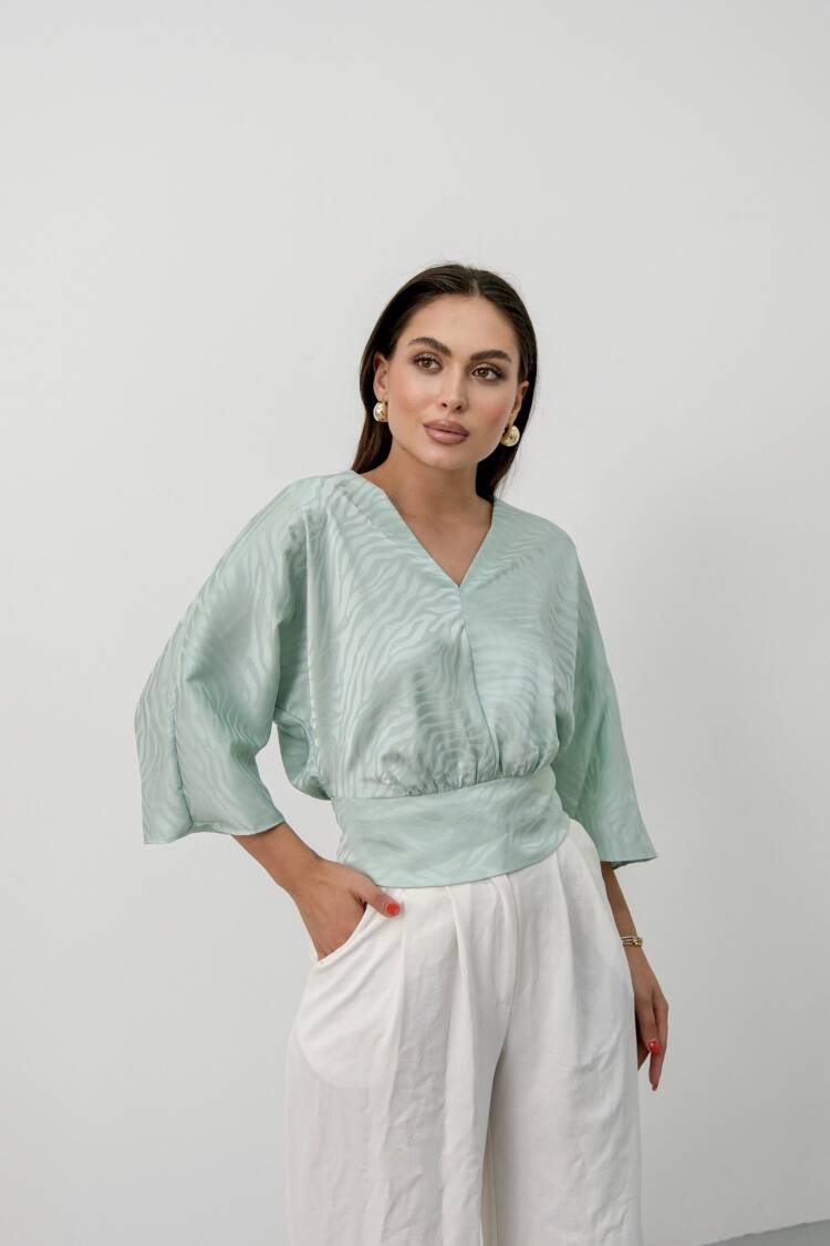 Green Elegant V-Neck Animal Print Blouse