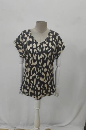 Black Animal Print V-Neck Cap Sleeve Blouse - Brand: Janes - Women's Clothing Wholesale - Globality Store