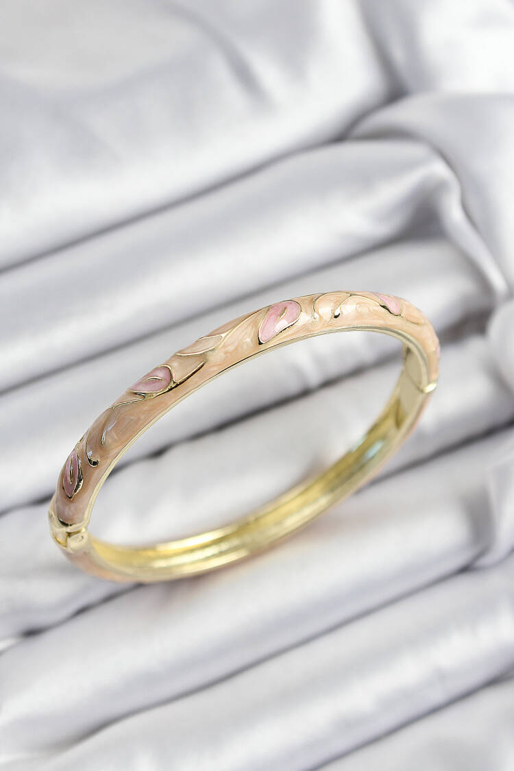 Gold Color Women Clamp With Enamel Brass Pink And Puppy Mouth Flower Motif - Brand: Ebijuteri - Women's Clothing Wholesale - Globality Store
