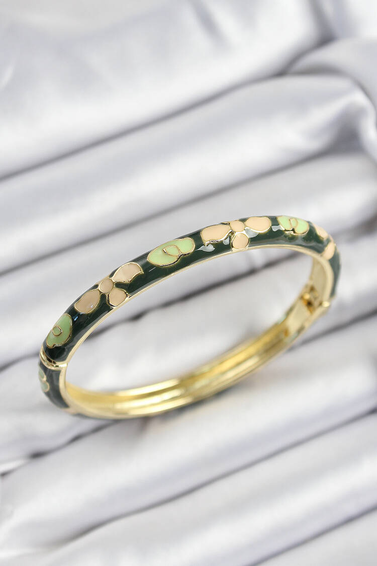 Gold Color Women Clamp With Enameled Brass Cream And Green Flower Motif - Brand: Ebijuteri - Women's Clothing Wholesale - Globality Store