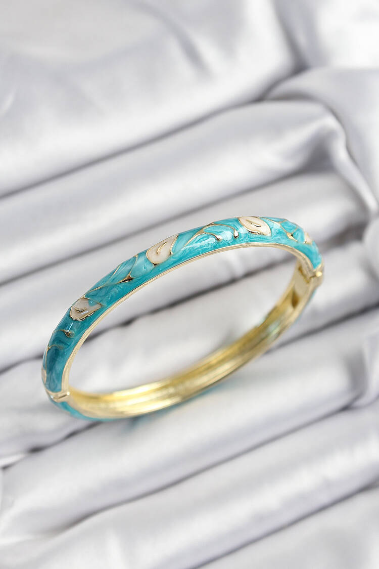 Gold Color Women Clamp With Enameled Brass Cream And Turquoise Leaf Motif - Brand: Ebijuteri - Women's Clothing Wholesale - Globality Store