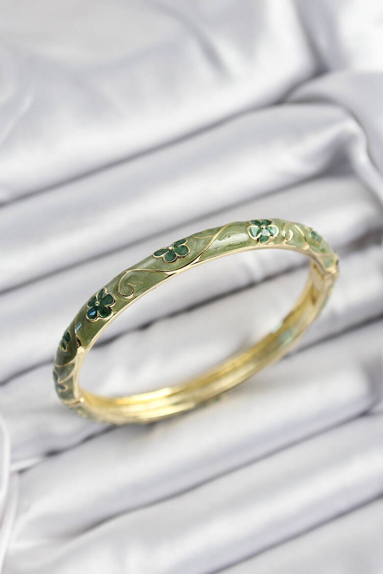 Gold Color Women Clamp With Enameled Brass Green Flower Motif - Brand: Ebijuteri - Women's Clothing Wholesale - Globality Store