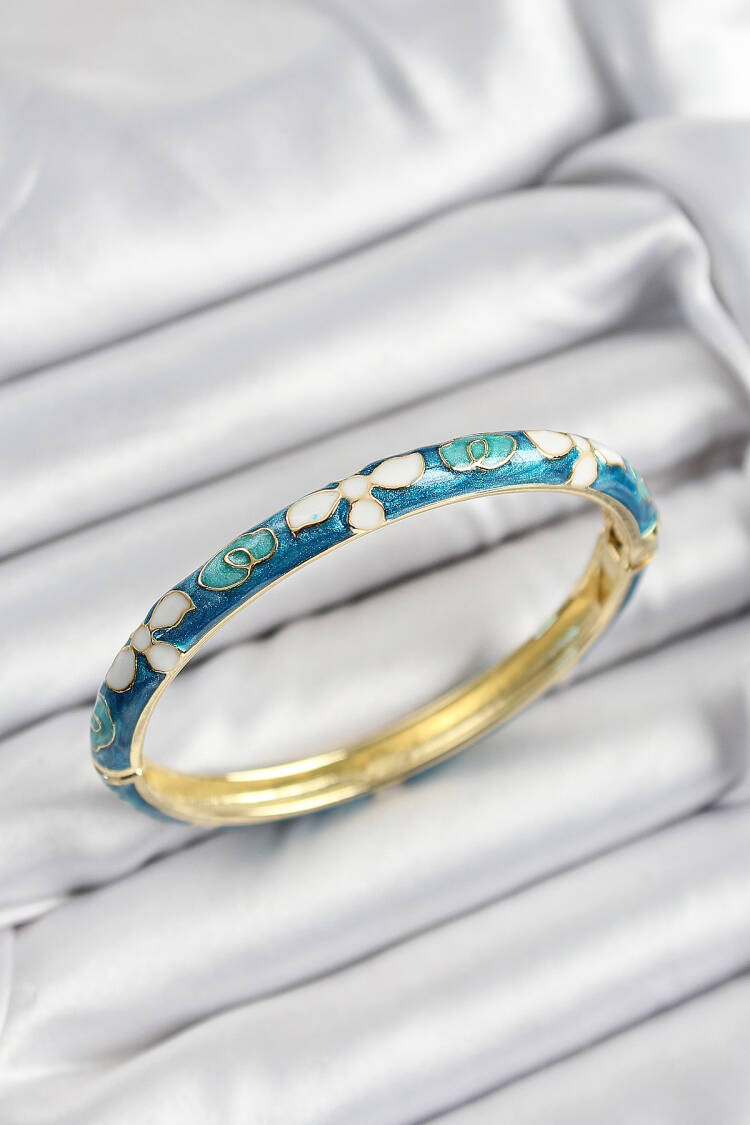 Gold Color Women Clamp With Enamel Brass Blue And White Flower Motif - Brand: Ebijuteri - Women's Clothing Wholesale - Globality Store