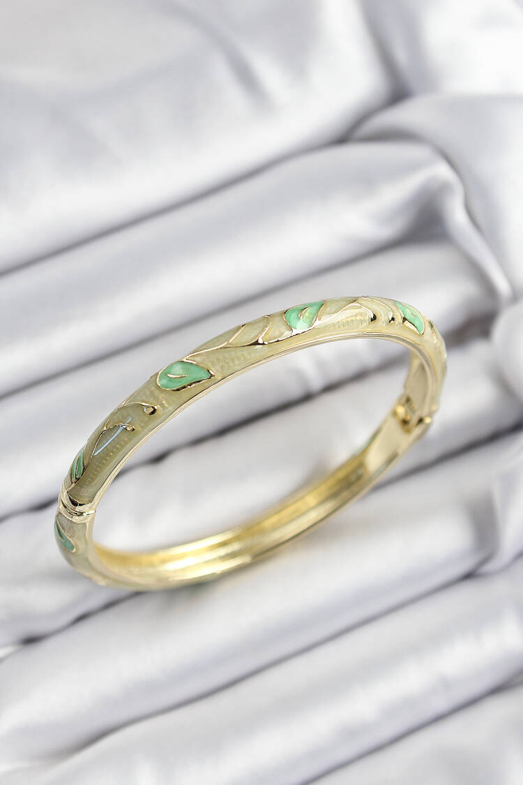 Gold Color Women Clamp With Enameled Brass Green Leaf Motif - Brand: Ebijuteri - Women's Clothing Wholesale - Globality Store