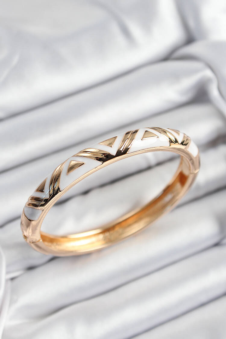 Gold Color Women's Clamp With Enameled Brass White Triangle Motif - Brand: Ebijuteri - Women's Clothing Wholesale - Globality Store