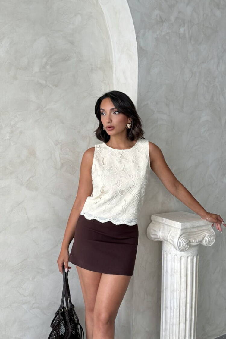 White Elegant Floral Sleeveless Cap Sleeve Blouse