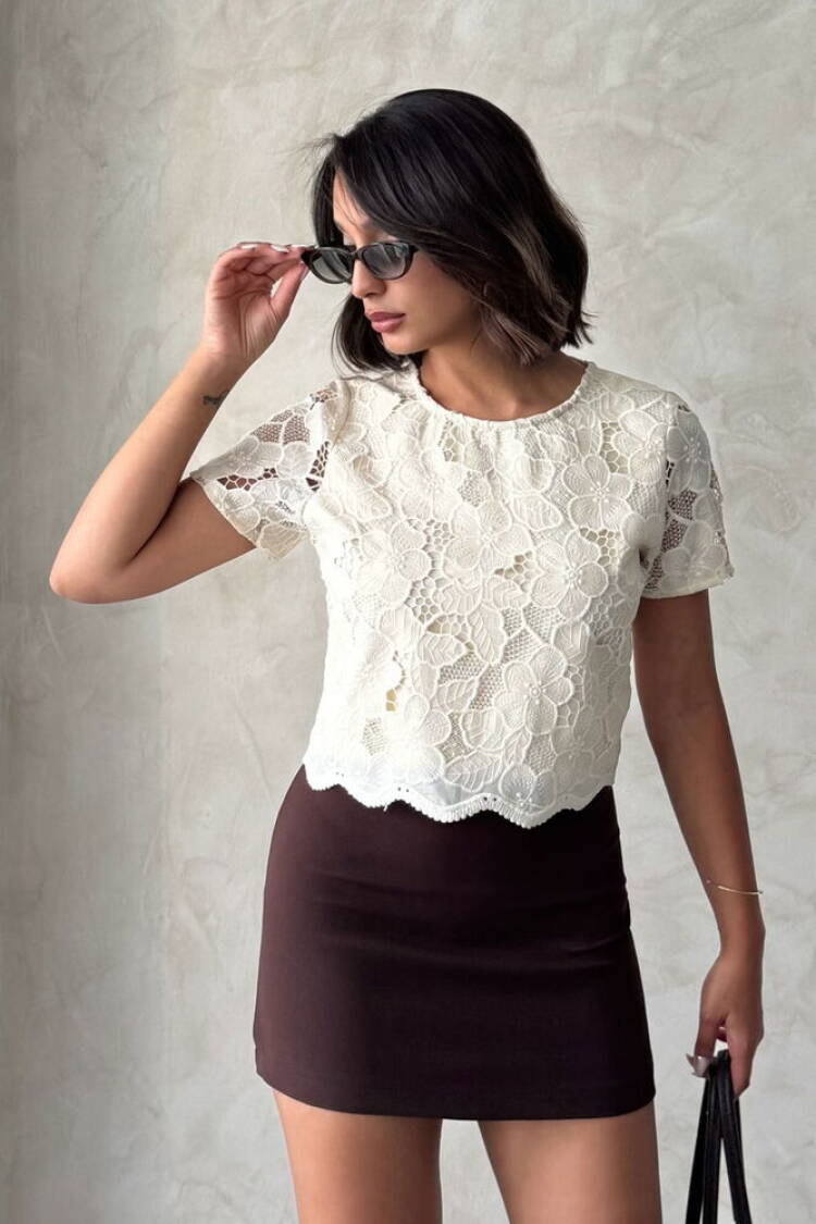 White Elegant Floral Slim Fit Blouse - Brand: Topshow - Women's Clothing Wholesale - Globality Store
